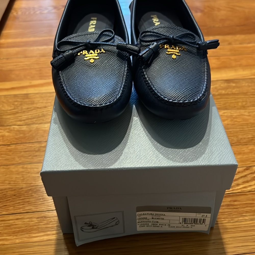 Prada Navy flats Loafers 37.5 like new